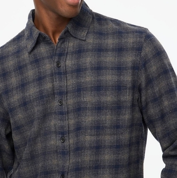 J. Crew Men's Classic Fit Navy And Gray Plaid Button Down Flannel Shirt Sz S NEW - Picture 2 of 10